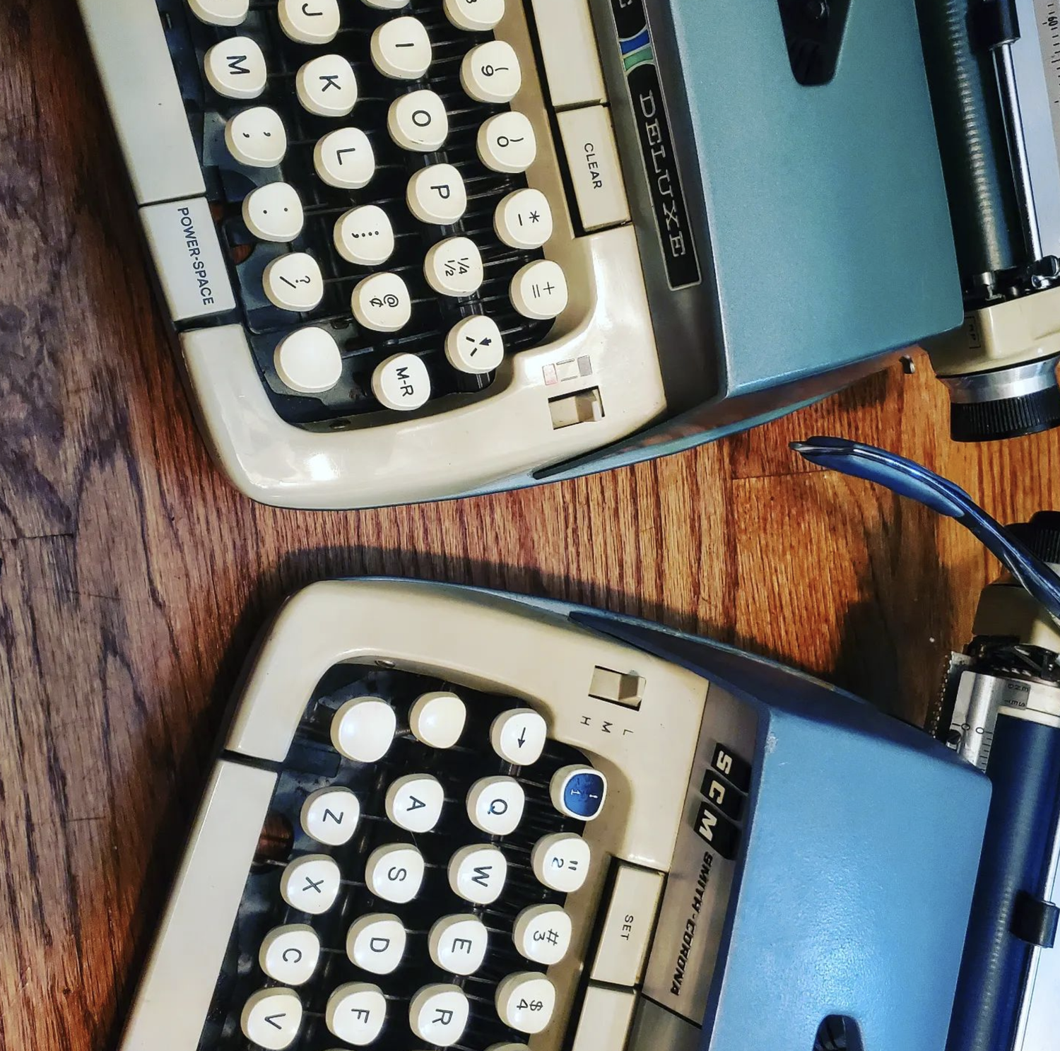 【レトロ】Smith Corona Galaxie Deluxeタイプライター Smith-Corona Galaxie Deluxe Dark Grey Manual Typewriter and Case